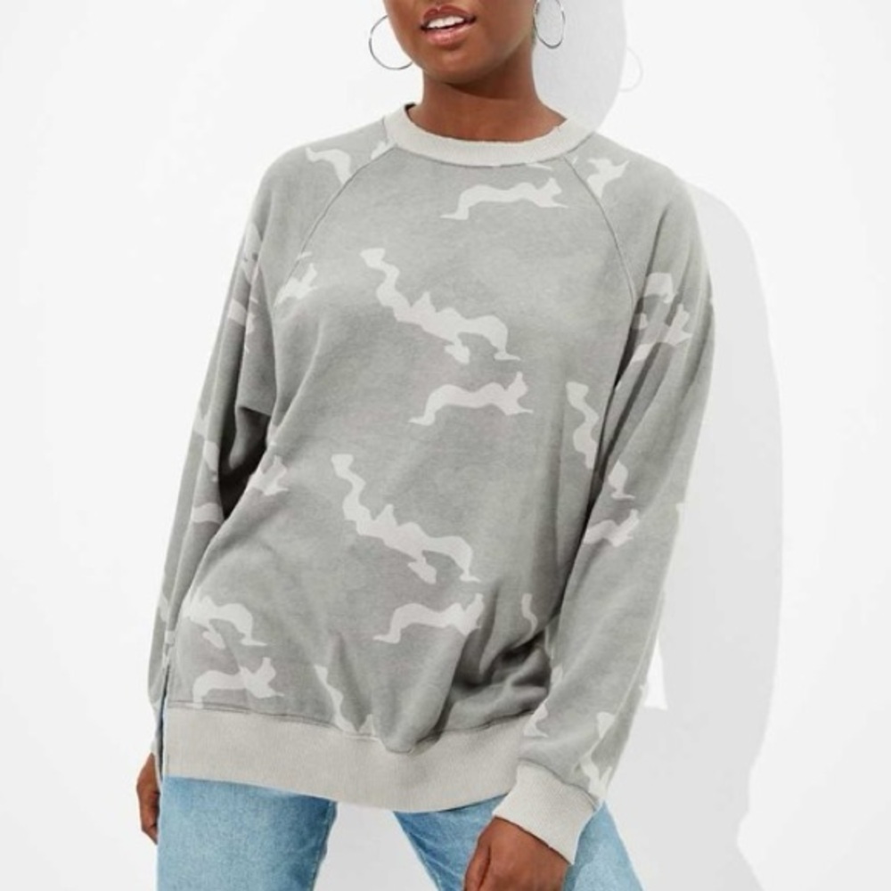 American Eagle Outfitters Ahh-amazingly Soft Gray Camo Oversized Crewneck XS